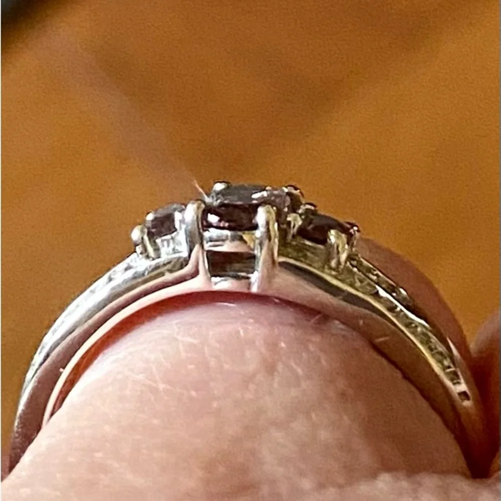 NWT Color Change Garnet & White Zircon Ring in .925 Sterling Silver - Picture 8 of 11